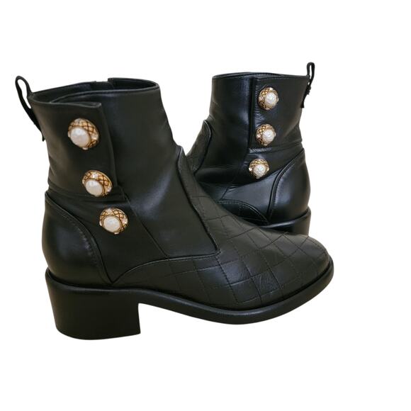 Chanel Leather Black Interlocking CC Logo Pearl 2017 Ankle Boots 6 36.5 G32970 - Picture 11 of 12